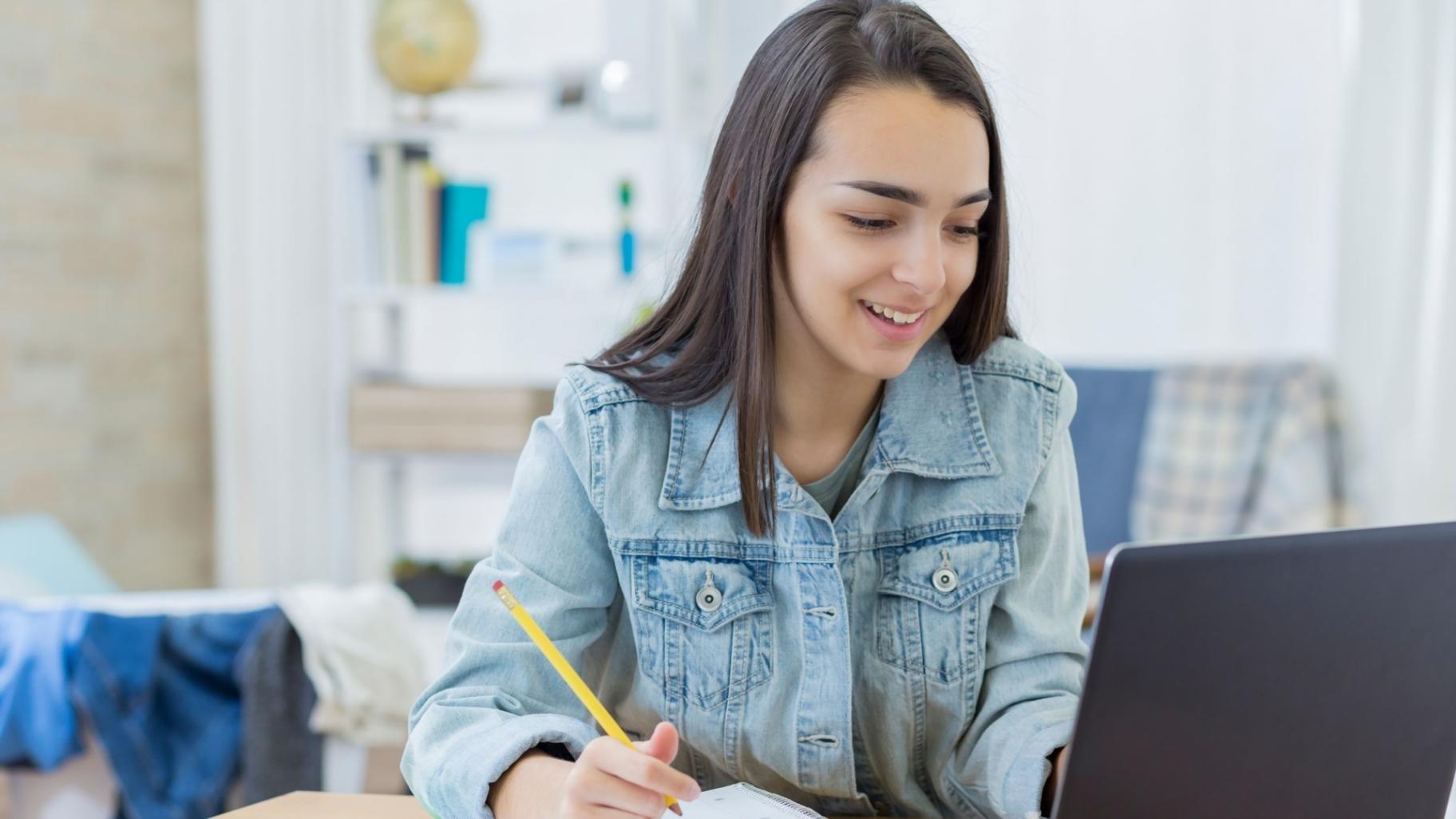 Yatırım teorisi eğitimi için kullanılan modern teknoloji ve araçlar